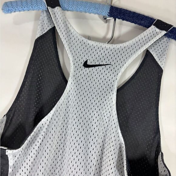 Nike Reversible Racerback tee Black w/ White and White w/ Black XXS & XS - Picture 3 of 3
